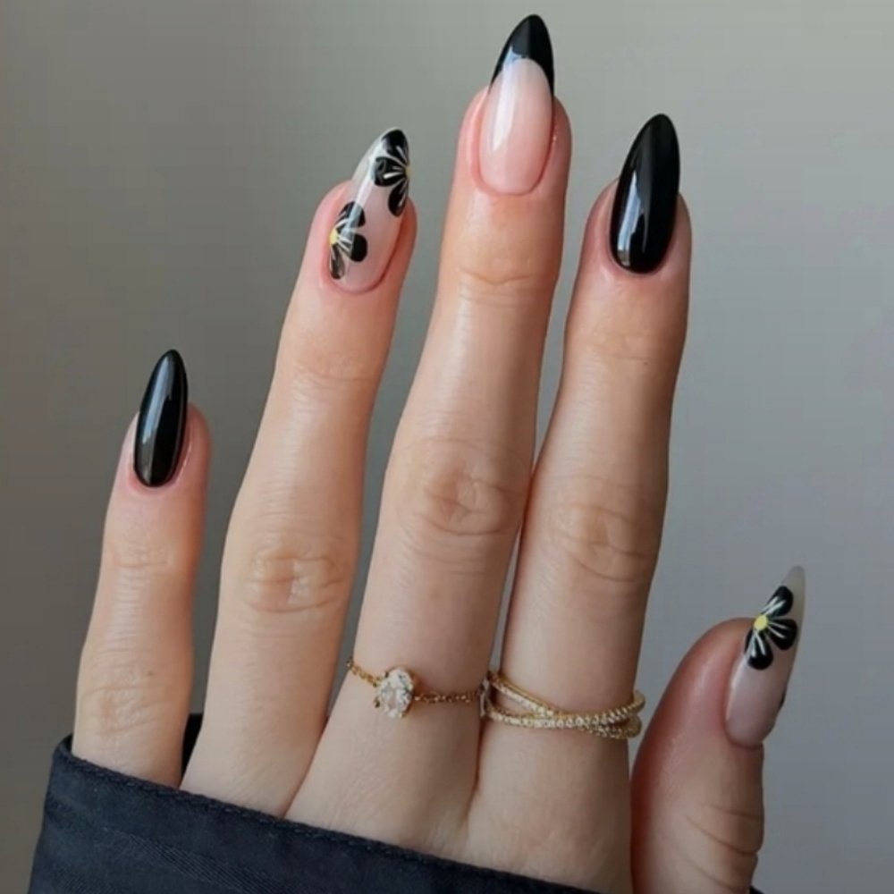 24 Pieces Fake press on nails